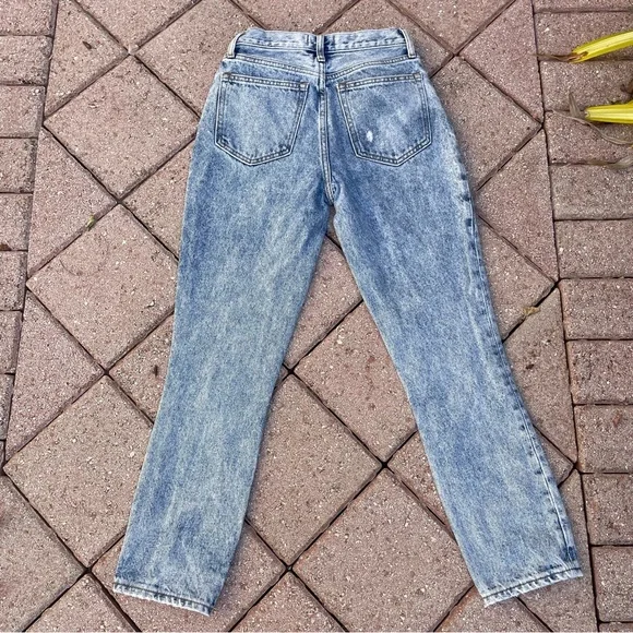 Abercrombie & Fitch high Rise Mom Jeans - Picture 5 of 6